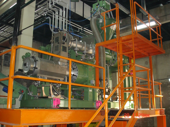 Two Stages Planetary Extruder