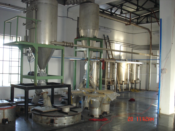 Automatic weighing system of raw materials